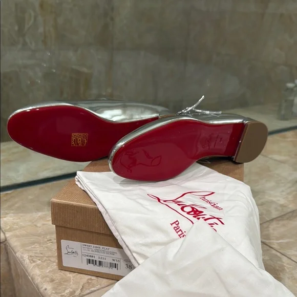 Christian Louboutin Silver Heels Luxury Elegance - Picture 4 of 7